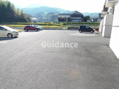 【駐車場】 | ル・シェル・ブルー西館