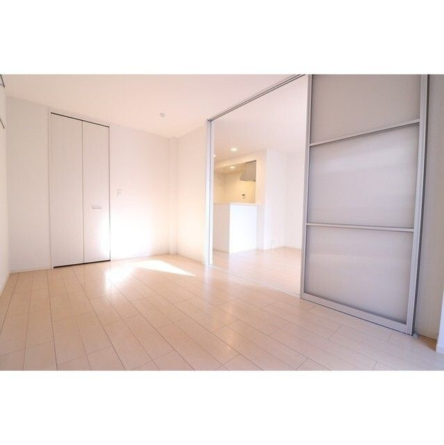 メゾン・ドゥ・ソレイユの洋室