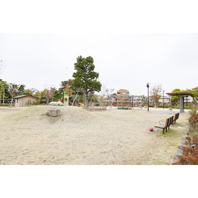 メゾン・ドゥ・ソレイユの周辺