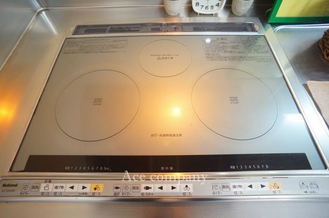 【キッチン】 | 東大阪市若江本町3丁目 | 現況、お掃除楽々IHクッキングヒーターです☆