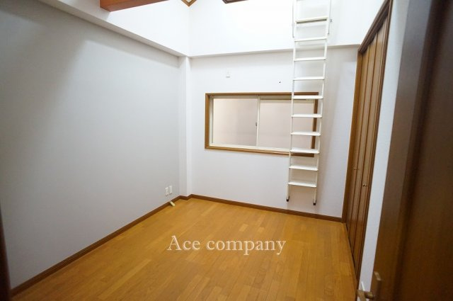 【子供部屋】 | 東大阪市若江本町3丁目 | 【2階：東側洋室6帖】ロフト付きのお部屋です♪