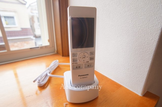 【内装】 | 東大阪市若江本町3丁目 | モニターホン、便利な子機付きです☆