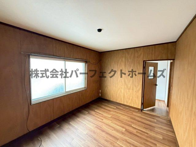 招提平野町戸建　賃貸の洋室|広々とした洋室です