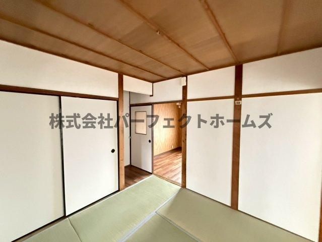 招提平野町戸建　賃貸の和室|きれいな和室です