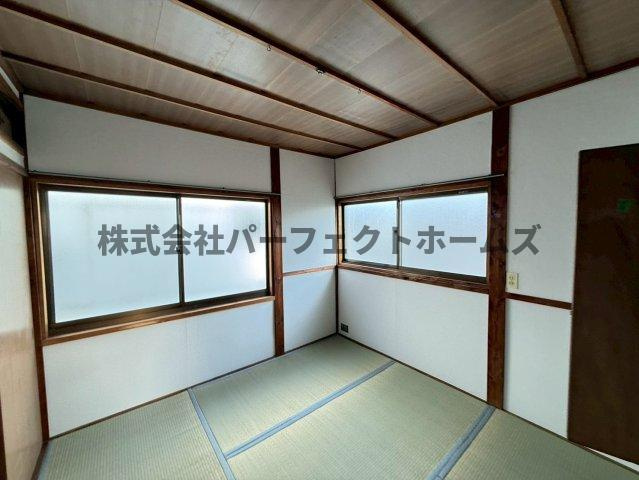 招提平野町戸建　賃貸の和室|和室、ちょっとしたくつろぎスペースにいかがでしょうか