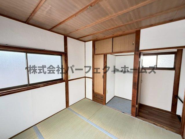 招提平野町戸建　賃貸の和室|落ち着いた雰囲気の和室付きです