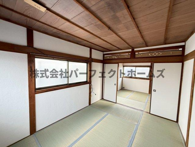 招提平野町戸建　賃貸の和室|フローリングだけでなく、和室もあります