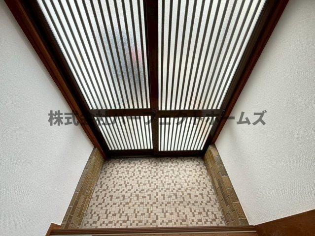 招提平野町戸建　賃貸の玄関|きれいな玄関です