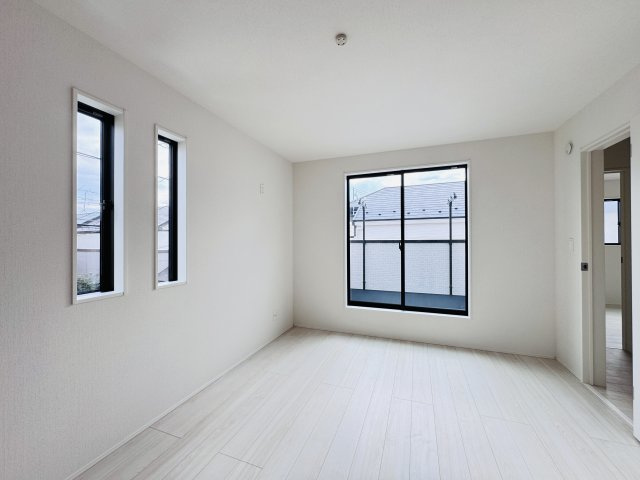 市川市香取１丁目新築戸建【南行徳小学校：6分】の寝室|7.37帖寝室