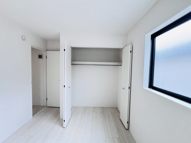 市川市香取１丁目新築戸建【南行徳小学校：6分】の収納|6帖洋室収納