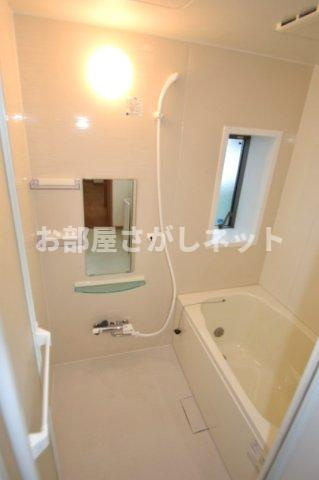 シャルムＫ【おとり物件なし】#学生・社会人にオススメ！初期費用分割払いOK！の浴室|追炊きもついているので、ゆっくり湯船につかれます。
お風呂にも窓があり換気できます。前回募集時の写真