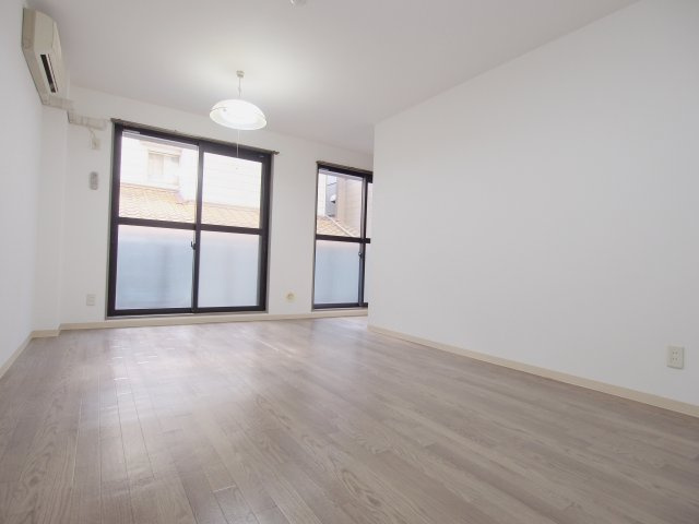 安芸郡海田町南大正町の賃貸マンションの居間・リビング