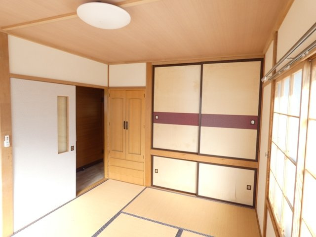 新富士町２－５－１１貸家の和室