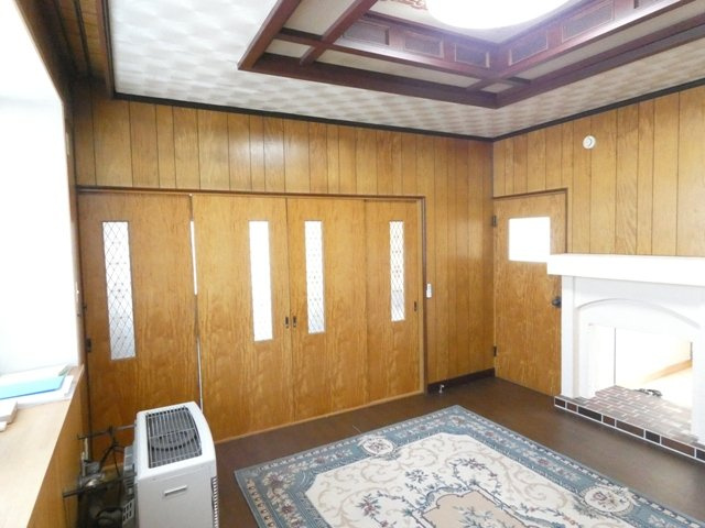 新富士町２－５－１１貸家の居間・リビング