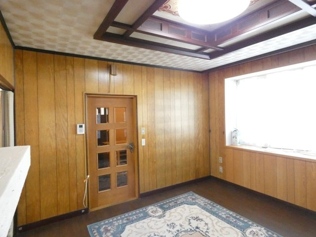 新富士町２－５－１１貸家の居間・リビング