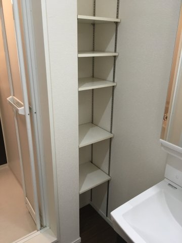 ジャドールの洗面所|広い洗面スペース