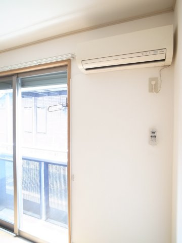 【設備】 | エクセル9 | エアコンで一年中快適な空間に。