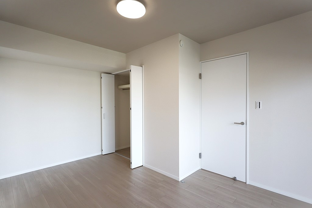 ユアサハイム新高の洋室|全居室洋室で家具や敷物のカスタマイズを楽しめます。