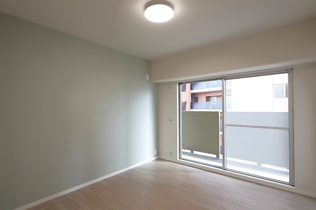 ユアサハイム新高の洋室|全洋室クローゼット付きで収納量が抜群です◎