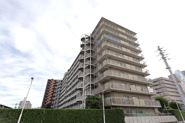 ユアサハイム新高の外観