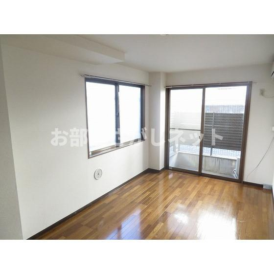 ＲＩＫＩパレスの居間・リビング|居室