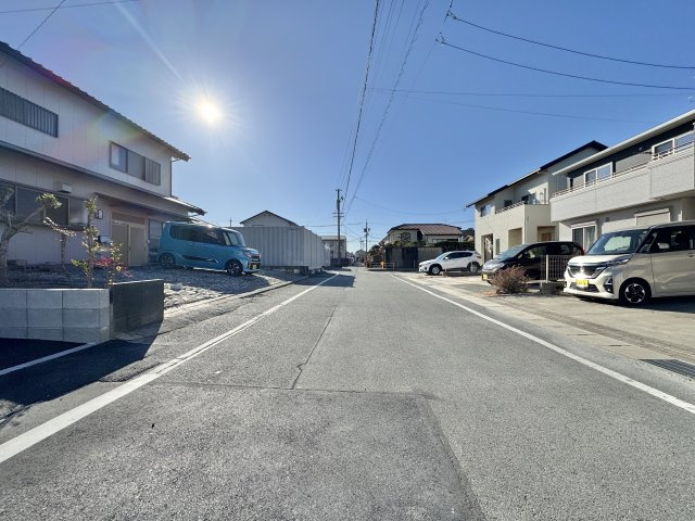磐田市二之宮第5の前面道路含む現地写真|前面道路を西側を向いて撮影しました。