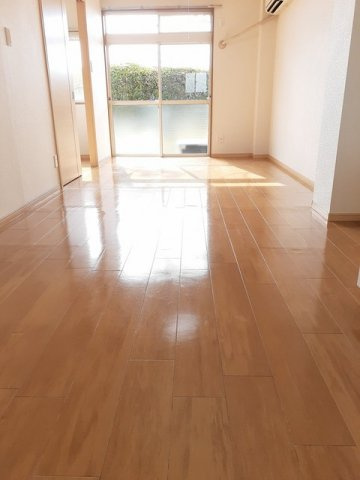 ニューシティー大坪の居間・リビング