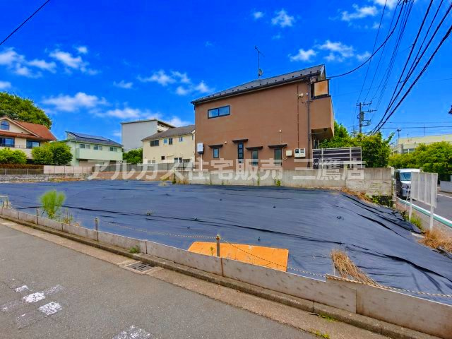  武蔵野市吉祥寺北町２丁目 中央線 吉祥寺駅 売地の外観|開放的な道路沿いに広がる売地。周辺は静かな住宅街で、平坦でスッキリとしたきれいな敷地です。