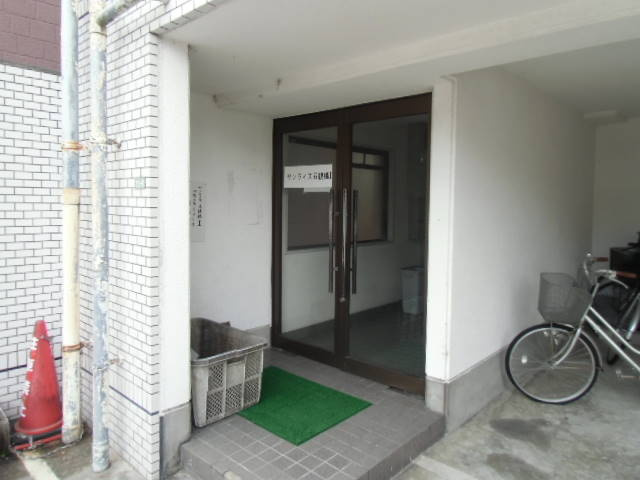 サンライズ五観橋のエントランス