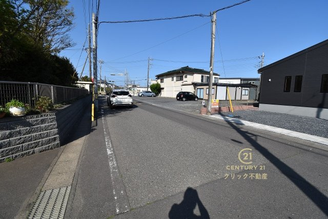 リーブルガーデン  ひたちなか八幡町　2期　限定1棟！の前面道路含む現地写真|北西側7.6メートル公道です。