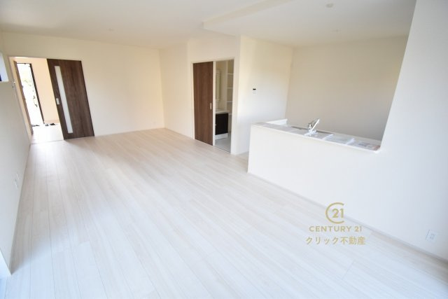 リーブルガーデン  ひたちなか八幡町　2期　限定1棟！の前面道路含む現地写真|北西側7.6メートル公道です。