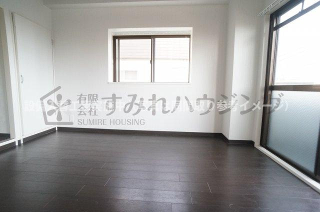 リヒテール中山の洋室