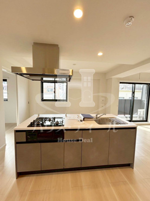 【キッチン】 | nido MOTOHASUNUMA | コンパクトなキッチンで掃除もラクラク