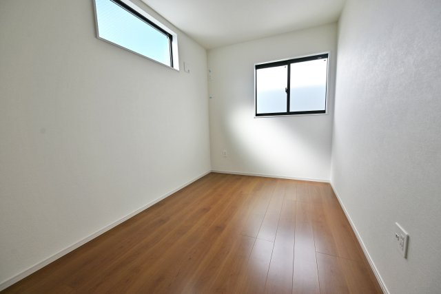 テラシエ西昆陽1丁目新築一戸建て│4LDK+駐車1台可の洋室|洋室約5.0帖