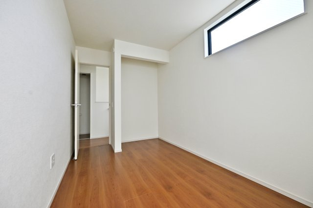 テラシエ西昆陽1丁目新築一戸建て│4LDK+駐車1台可の洋室|洋室約5.0帖