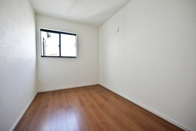 テラシエ西昆陽1丁目新築一戸建て│4LDK+駐車1台可の洋室|洋室約5.0帖