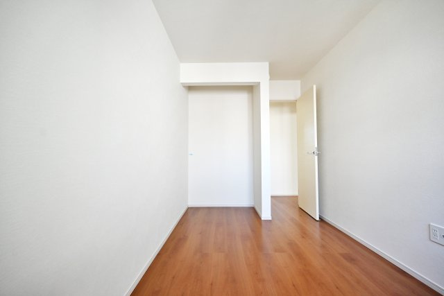 テラシエ西昆陽1丁目新築一戸建て│4LDK+駐車1台可の洋室|洋室約5.0帖