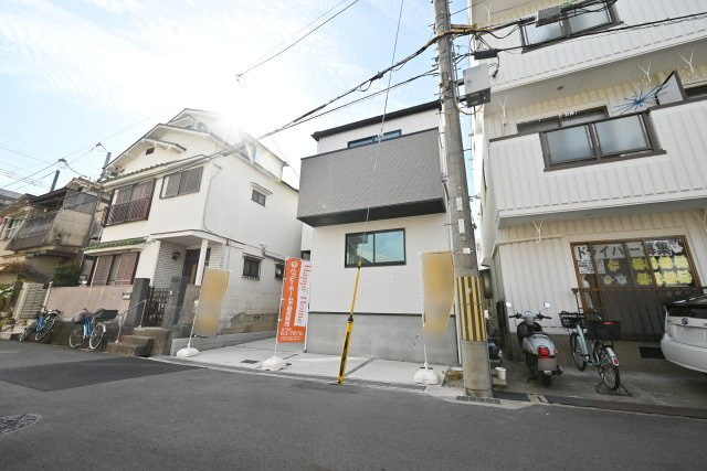 テラシエ西昆陽1丁目新築一戸建て│4LDK+駐車1台可の外観|完成済みですのでいつでも見学して頂けます。見学をご希望の方はお気軽にお問い合わせ下さい。