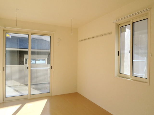 グランドゥールの居間・リビング|二面採光なので風通しが良いです。