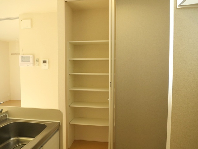 グランドゥールの収納|仕切り付きなので整理しやすい収納です。