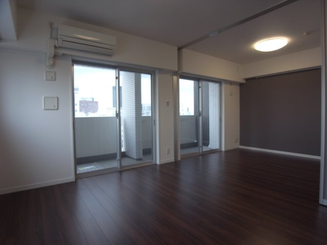 コンシェリア新宿ＥＡＳＴの居間・リビング|使いやすい居間です