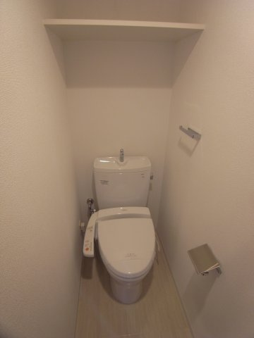 コンシェリア新宿ＥＡＳＴのトイレ|落ち着いた色調のトイレです