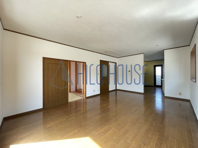 にっさい花みず木5丁目貸家の居間・リビング