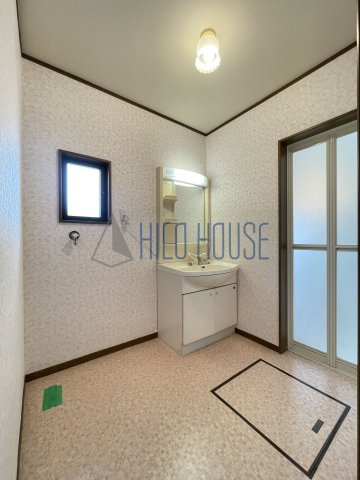 にっさい花みず木5丁目貸家の洗面所