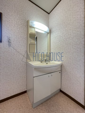 にっさい花みず木5丁目貸家の洗面所