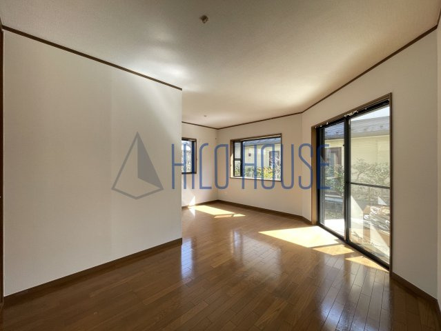 にっさい花みず木5丁目貸家の寝室