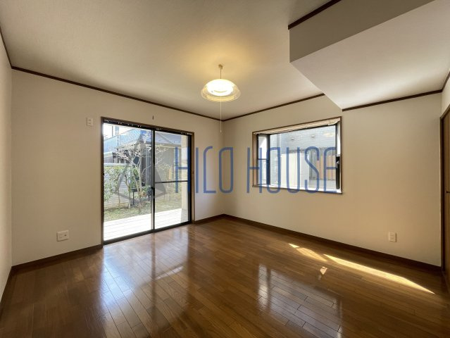 にっさい花みず木5丁目貸家の寝室