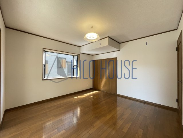 にっさい花みず木5丁目貸家の寝室