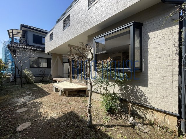 にっさい花みず木5丁目貸家の庭