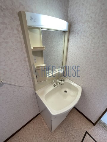 にっさい花みず木5丁目貸家の洗面所